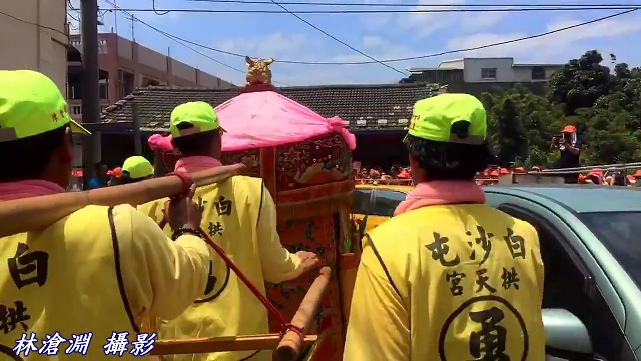 白沙屯拱天宮三媽虎尾贊境 罕見一日七次進入民宅或店家屋內賜福 幾乎都是窄門且幾次在屋內神轎調頭全紀錄