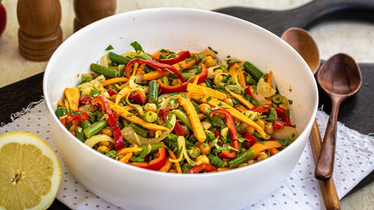 Nu e doar o salată – e MASA PERFECTĂ! Năut crocant + legume 🥗 Salata caldă de post în 20 de minute!