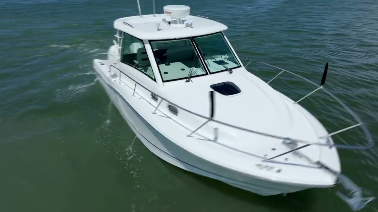2019 BOSTON WHALER 315 CONQUEST | MARINEMAX | ST. PETERSBURG, FL