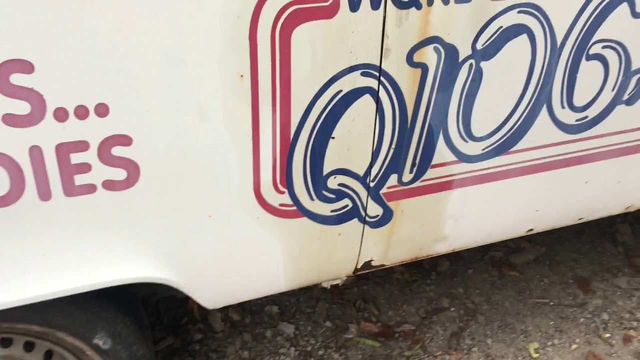 Exploring a 1977 Aircooled VW Bus
