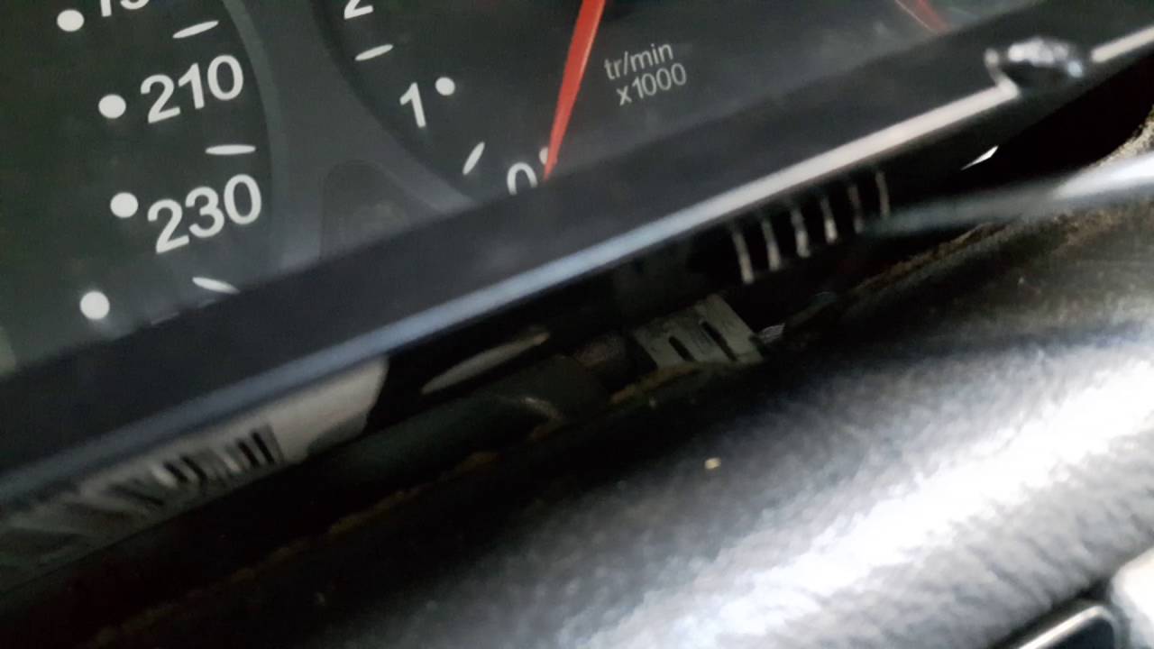 Demontaż  licznika Citroen C5 2003r.