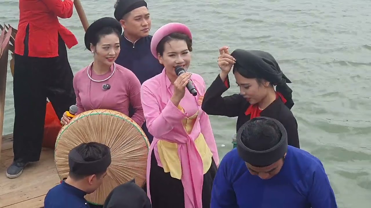 Hát quan họ trên thuyền rồng 2026 - Khánh Liên. 