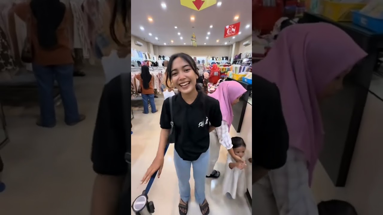 Payah!!! Nganterin Sava belanja beli baju. Malah belanja nya habis seharga 1 motor rawonan. 