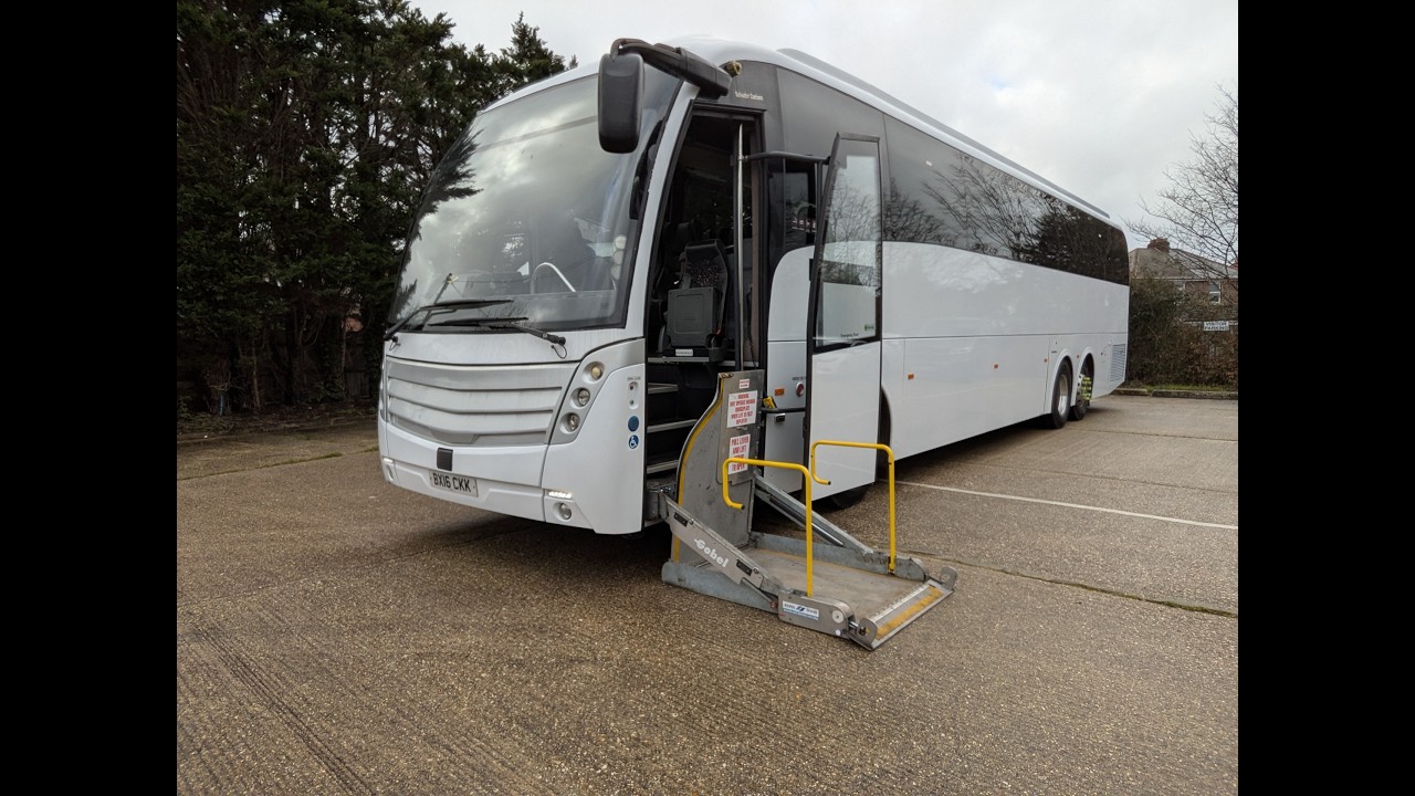BX16 CKK - 2016 (16) Volvo B11RT Caetano Levante II