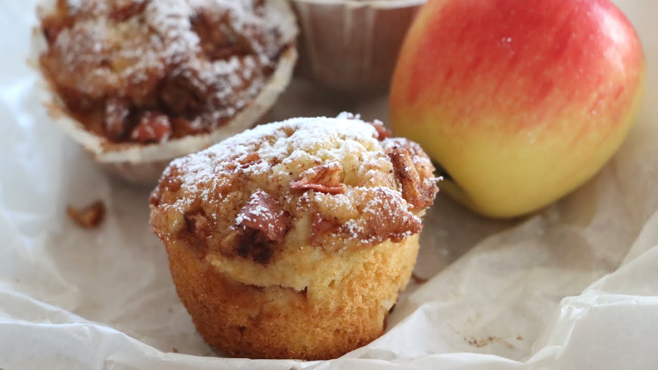 Muffiny maślane z  jabłkami, cynamonem i cukrem waniliowym. Przepyszny   smak jabłek pieczonych.