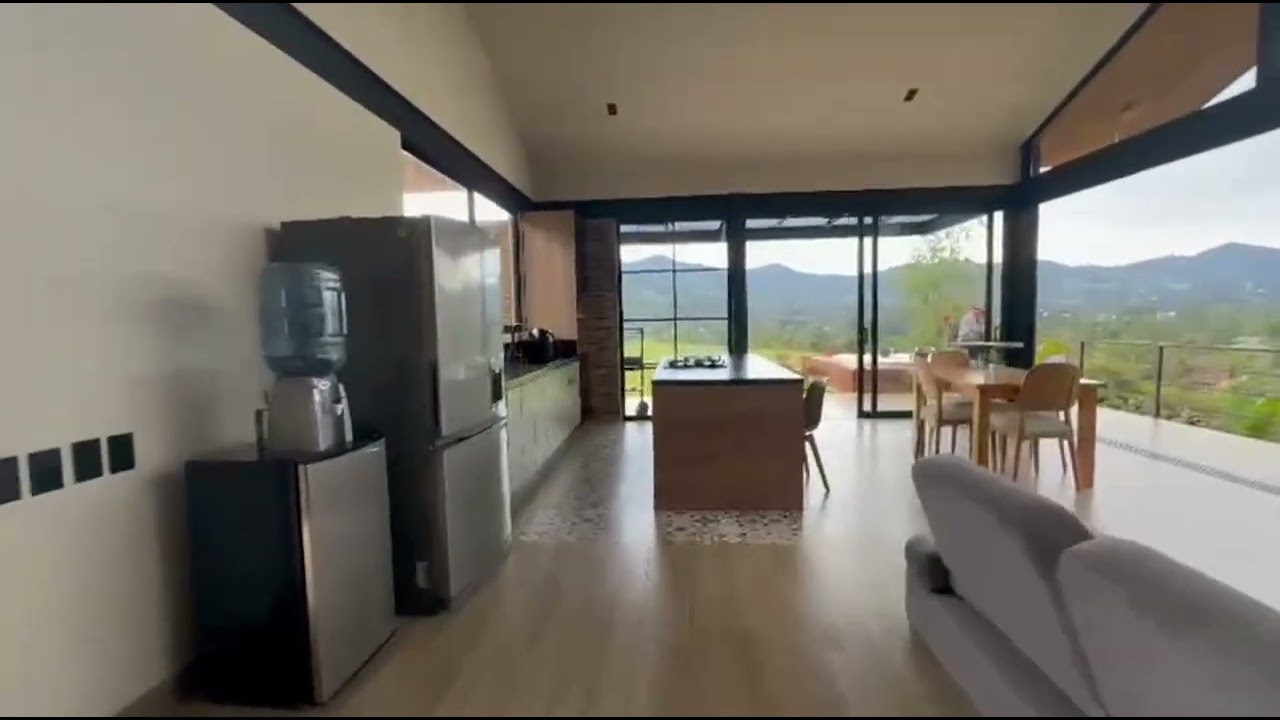 🏡 Casa campestre exclusiva en venta en La Ceja | Gran lote y proyección