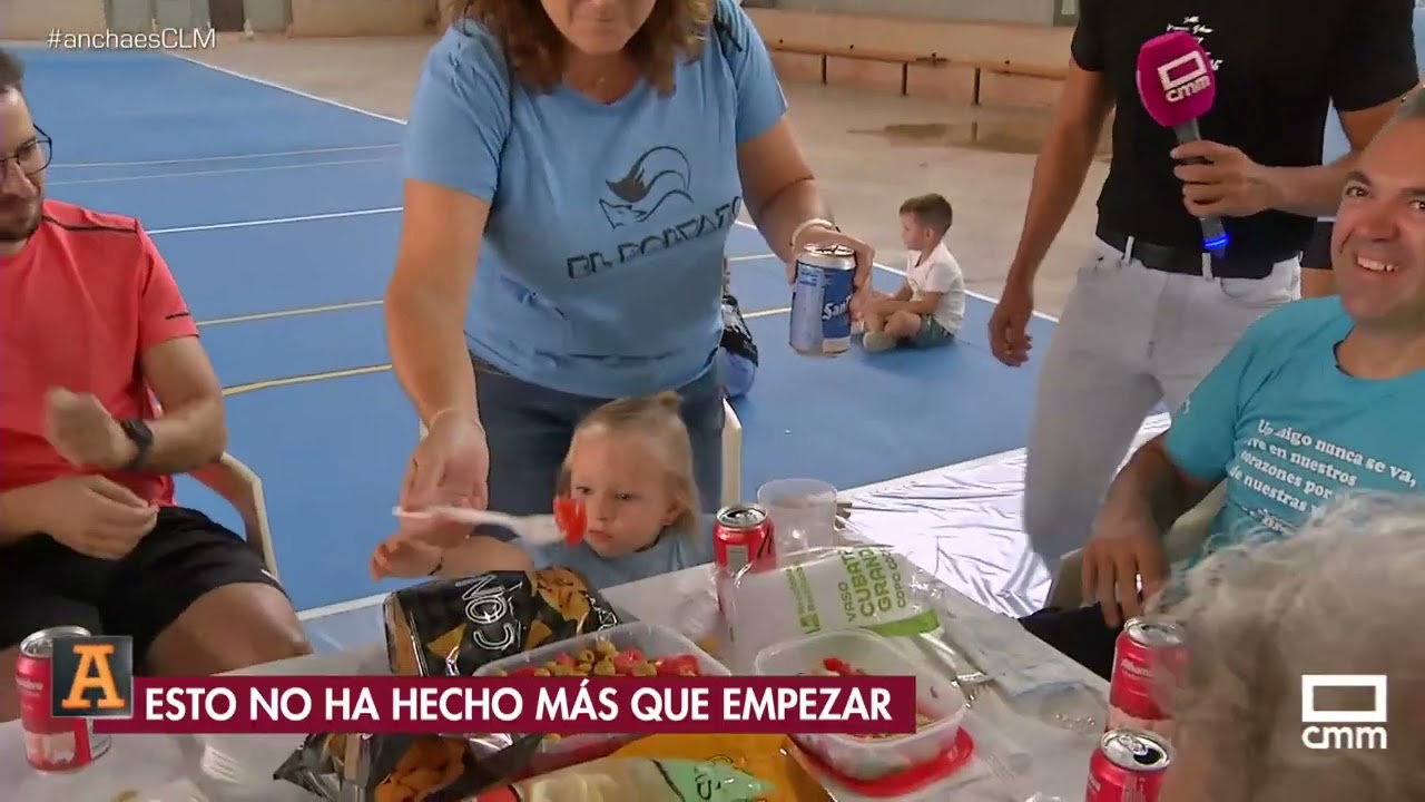 Paella para todos el en D&iacute;a de las Pe&ntilde;as en Bogarra