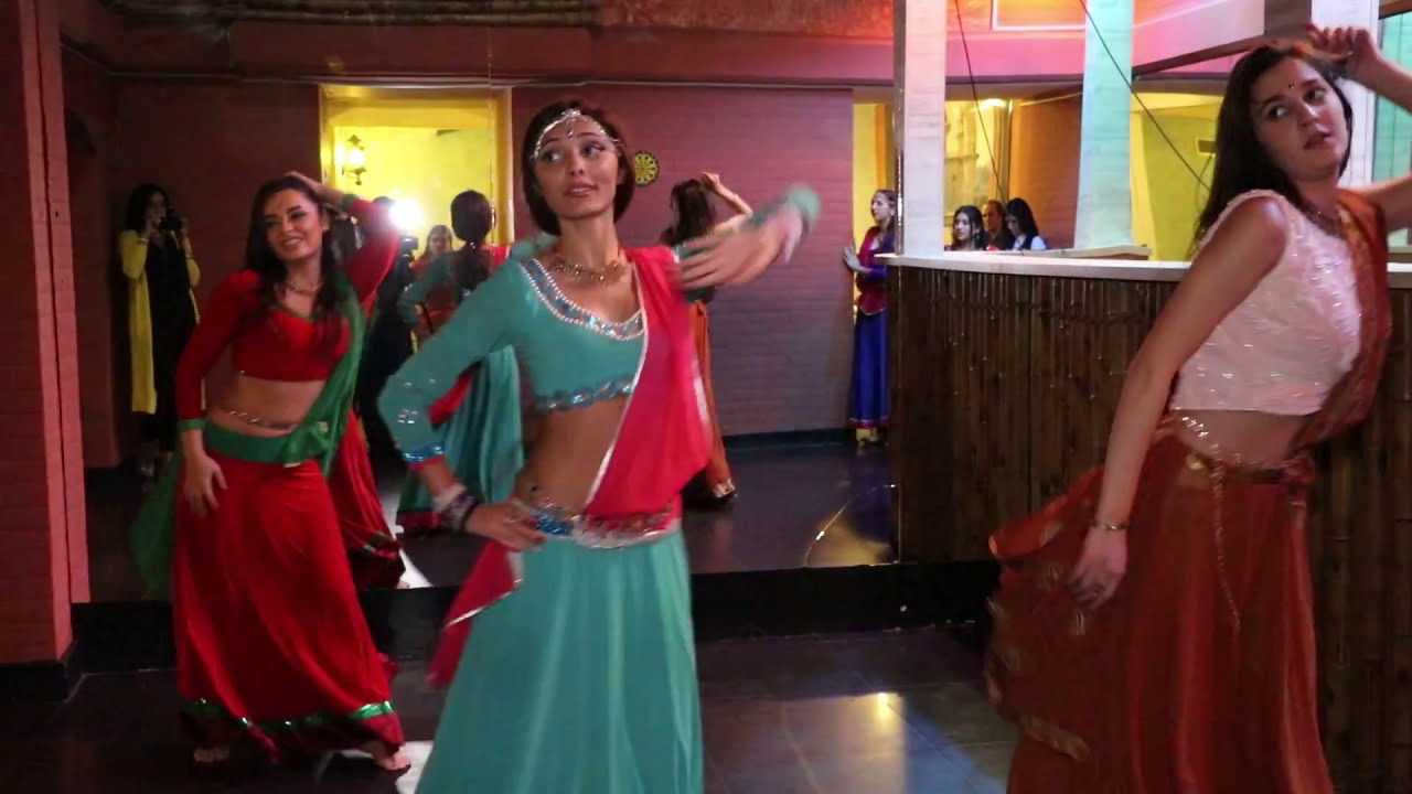 Laila Main Laila / Raees / Dance group Lakshmi / Karachi darbar restaurant