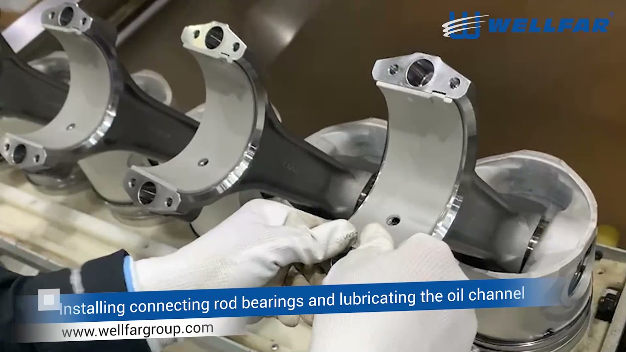 Installation of connecting rod bearings and lubricating the oil channel.