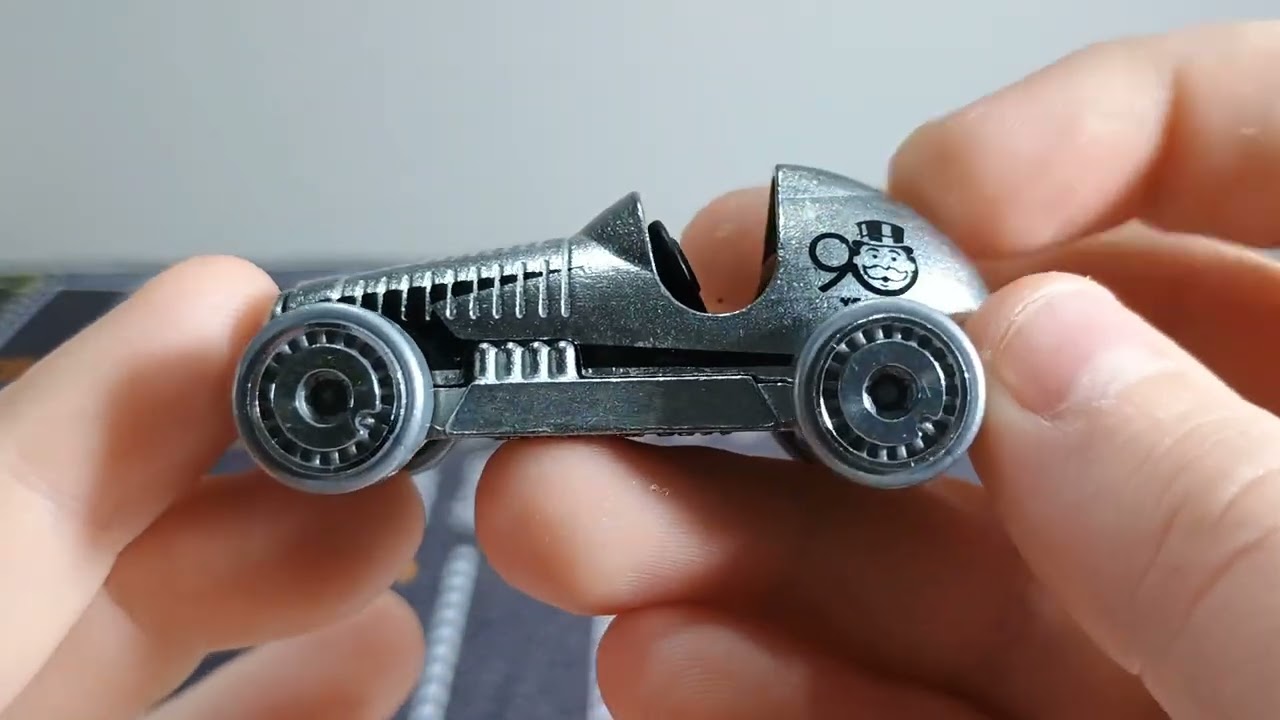 Abrindo o #hotwheels comemorativo dos 90 anos do jogo monopoly da Hasbro 
