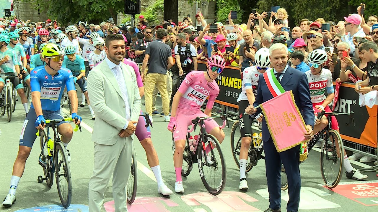 Storica partenza del Giro da Torre del Lago