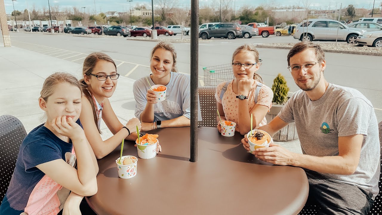 Ice Cream with Lydia&rsquo;s Family || Bathroom remodel with Trace Bates