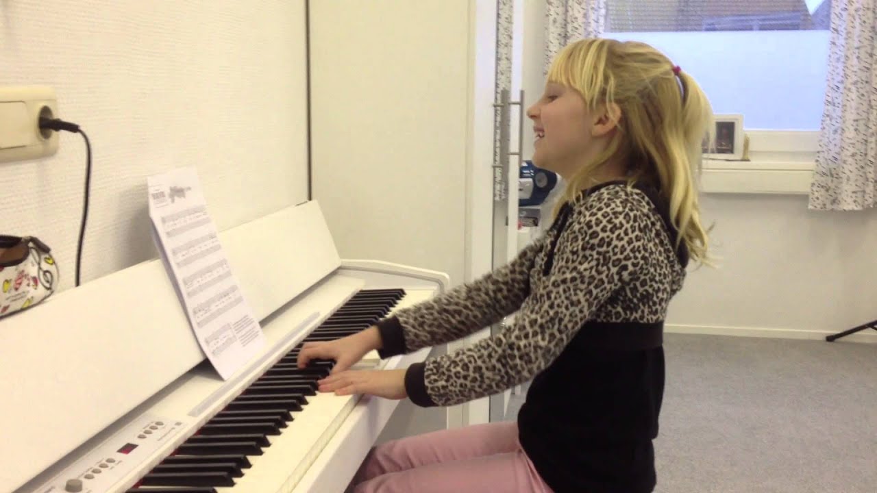 Muzieklessen bij Roxi - Isa's Sinterklaas liedjes - Pianoles