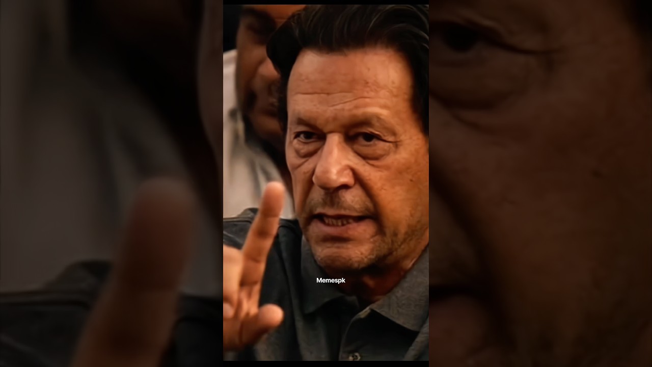 Atta Tarar&rsquo;s habit of doing this is really bad. Imran khan attitude #shorts