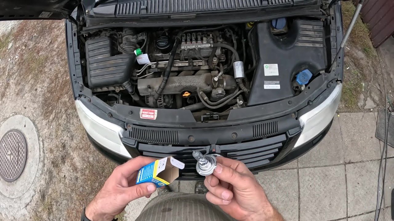 VW SHARAN 1.8T. Wymiana żarówki H7 światła mijania z prawej strony