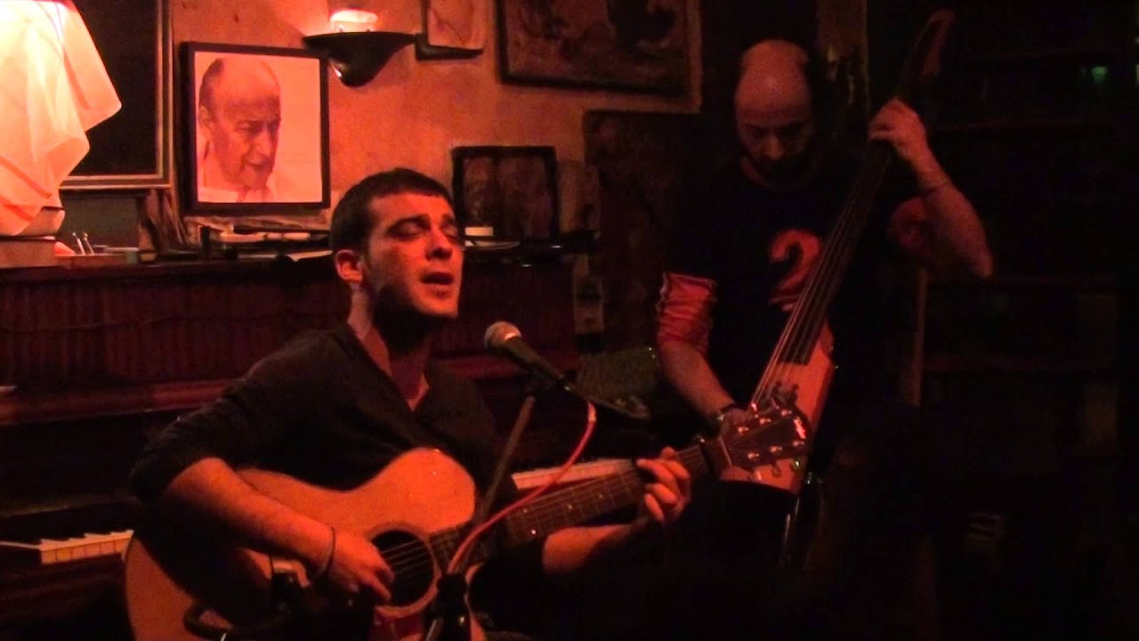 Απόστολος Ρίζος - Έχω έναν καφενέ (live Μπουάτ Απανεμιά)