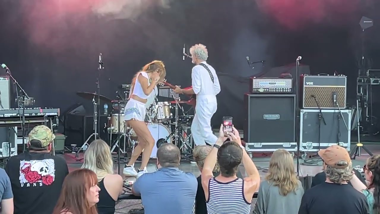 Blonde Redhead - 'Elephant Woman' at Ogden Twilight on 8/31/23