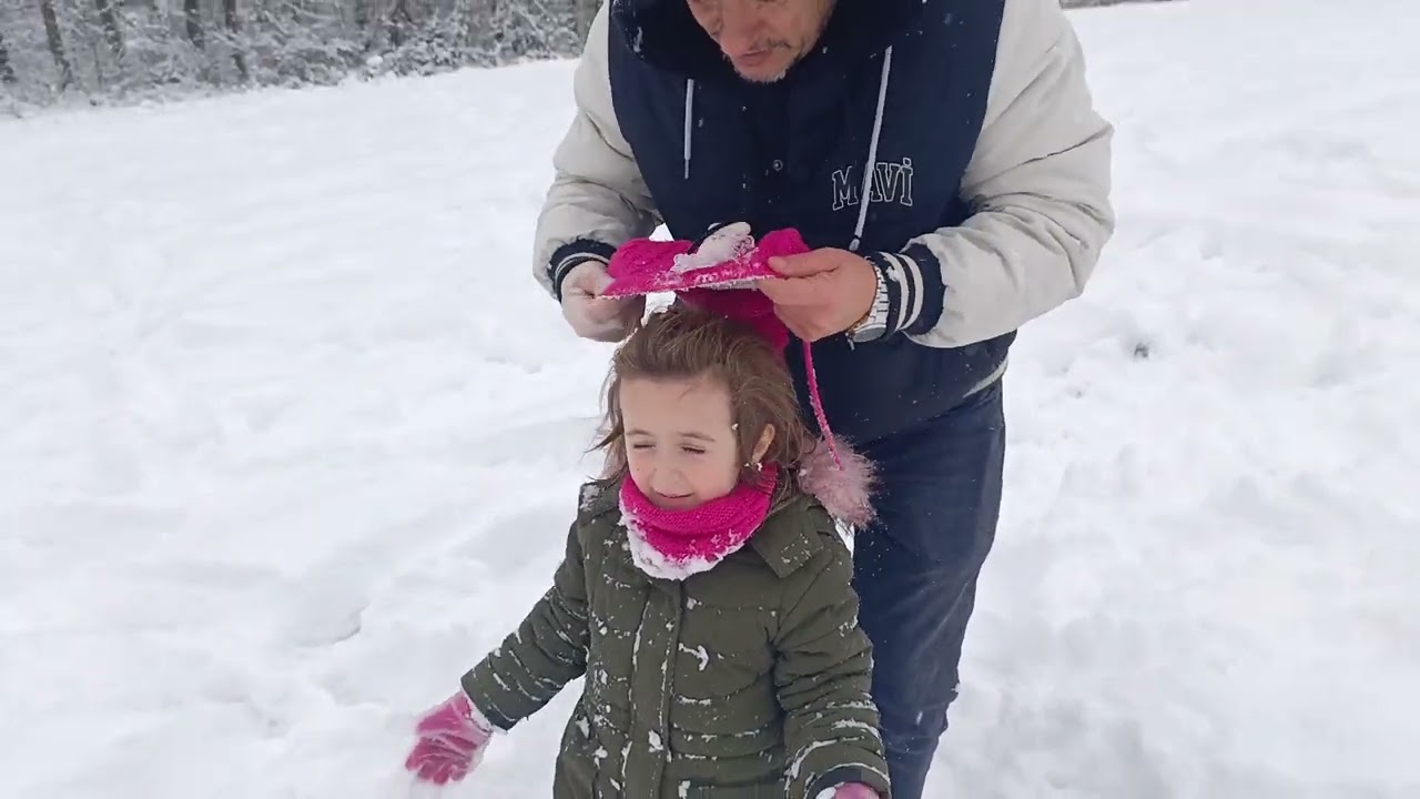 Samsun'da kar yağınca kar topu oynadık. Eğlenceli kar oyunları. 