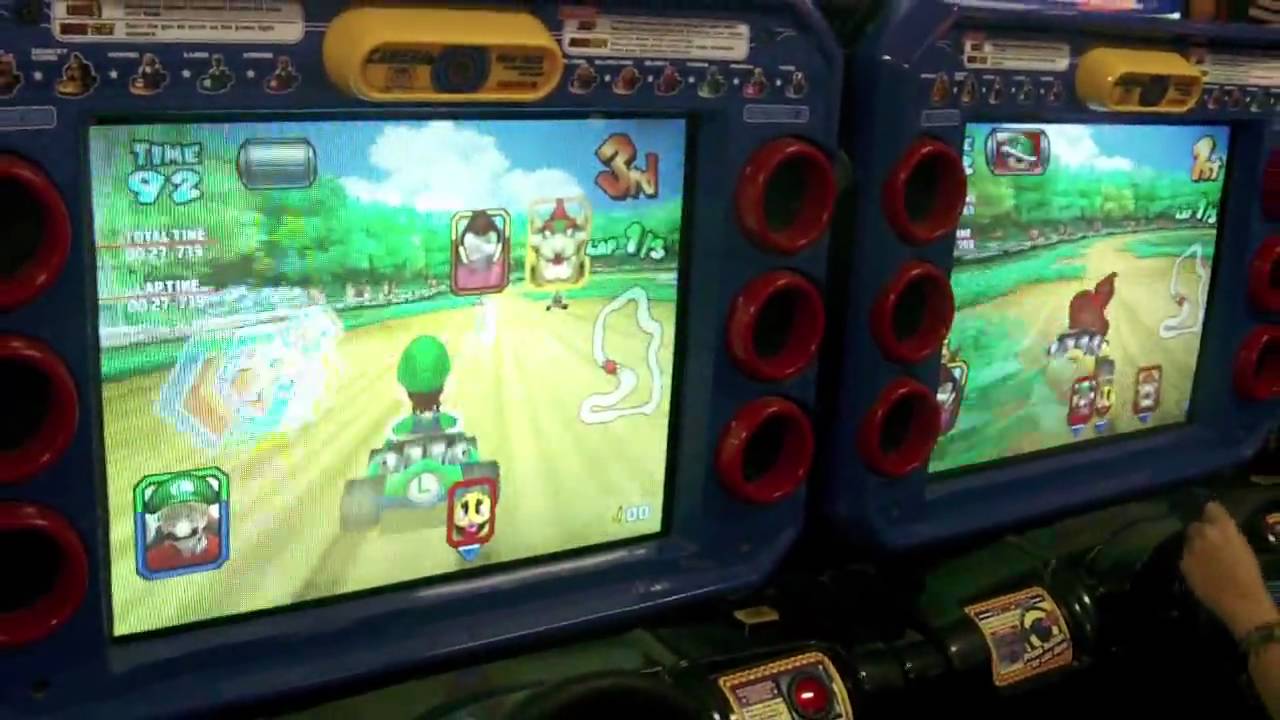 Mario Kart Arcade GP versus racing: Me vs my brother [Dutch]