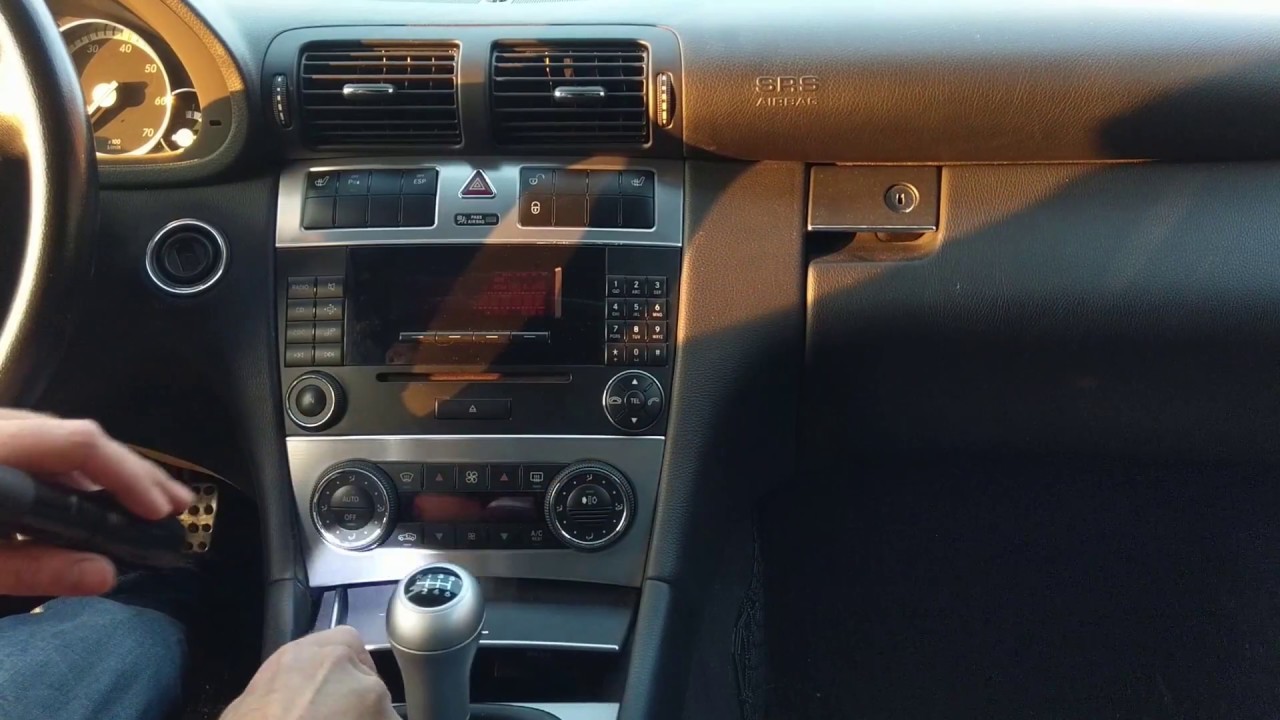 Мерседес-Бенц w203 как снять магнитолу - C-Class с 2003 по 2007 год