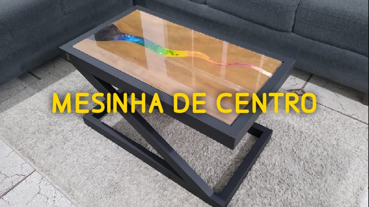 MESINHA DE CENTRO ( detalhe em giz de cera )