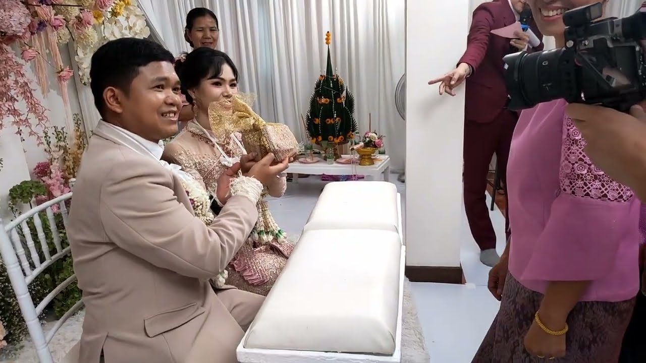 CARE & NU  clip-2