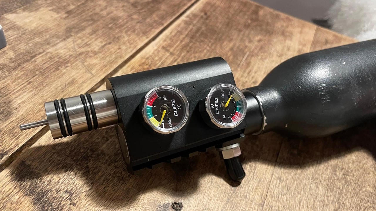 Externally adjustable regulator valve for PCP airguns