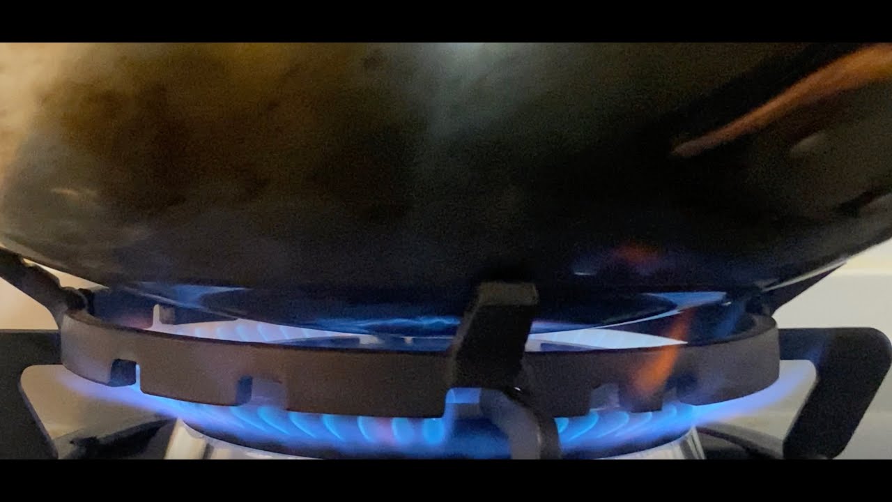 WOK RING IN ACTION FOR ROUND-BOTTOM WOKS
