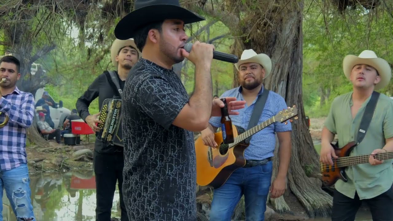 Pa Que Echar Mentiras - EL ABOYTES Y Su Carril Izquierdo