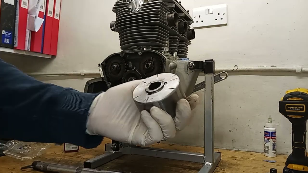 Triumph Trident T150V Engine Rebuild. Part 32: Fitting the Rotor, Stator and Timing case.