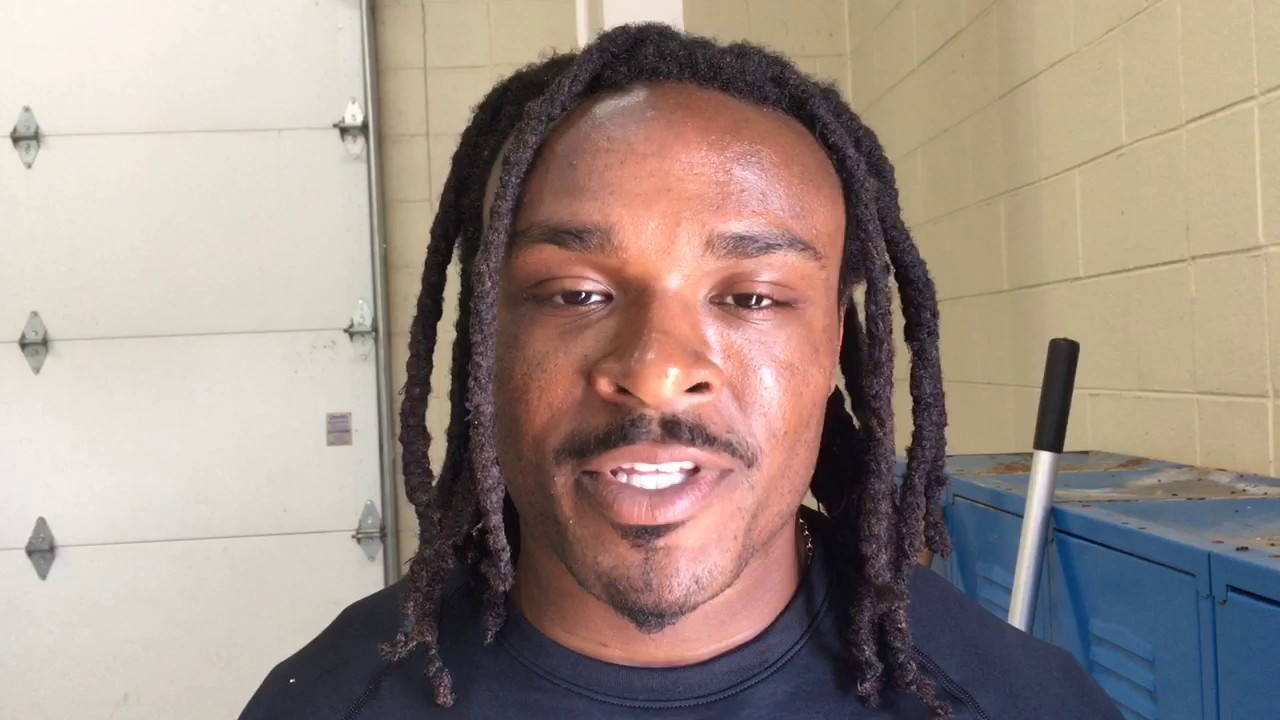 Baltimore Ravens cornerback Brandon Carr brings fourth annual football camp to Flint