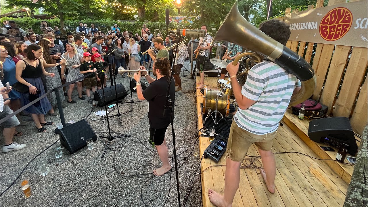 Stammtischtour 2022 mit LaBrassBanda - Finale @ Schneider Weisse Bräuhaus Biergarten in Berg am Laim