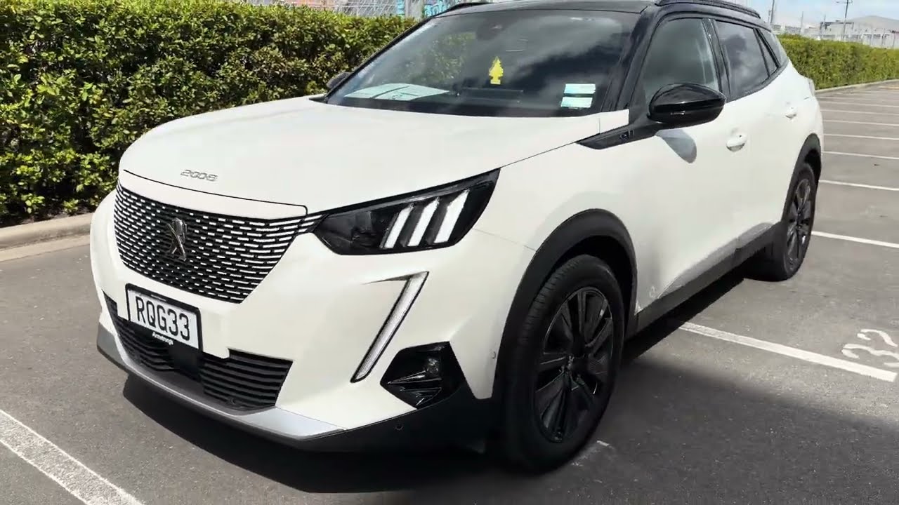 Peugeot E-2008 