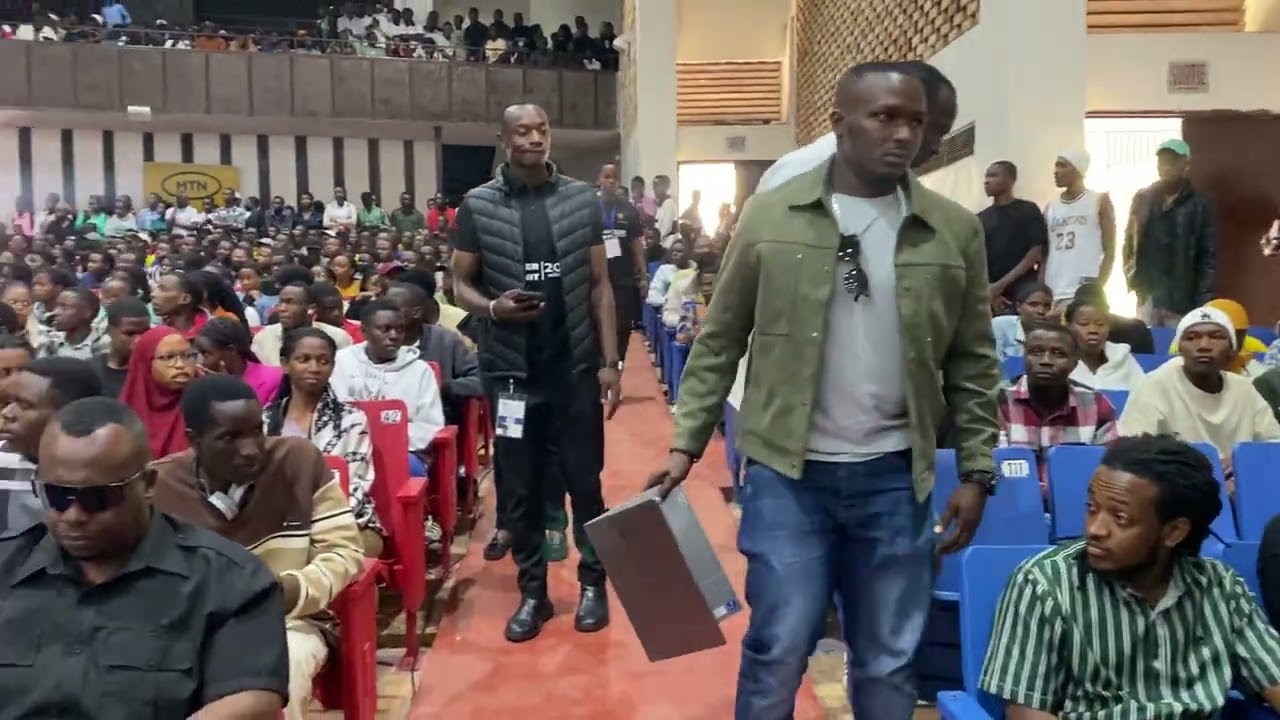 BRUCE MELODY NA KITOKO BIBARWA I HUYE MURI CAMPUS  MURI CAREER SUMMIT 