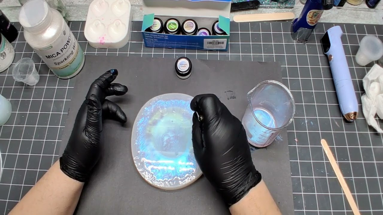 #404 I will be making the Large Crystal Cluster Tray from intoresin.com