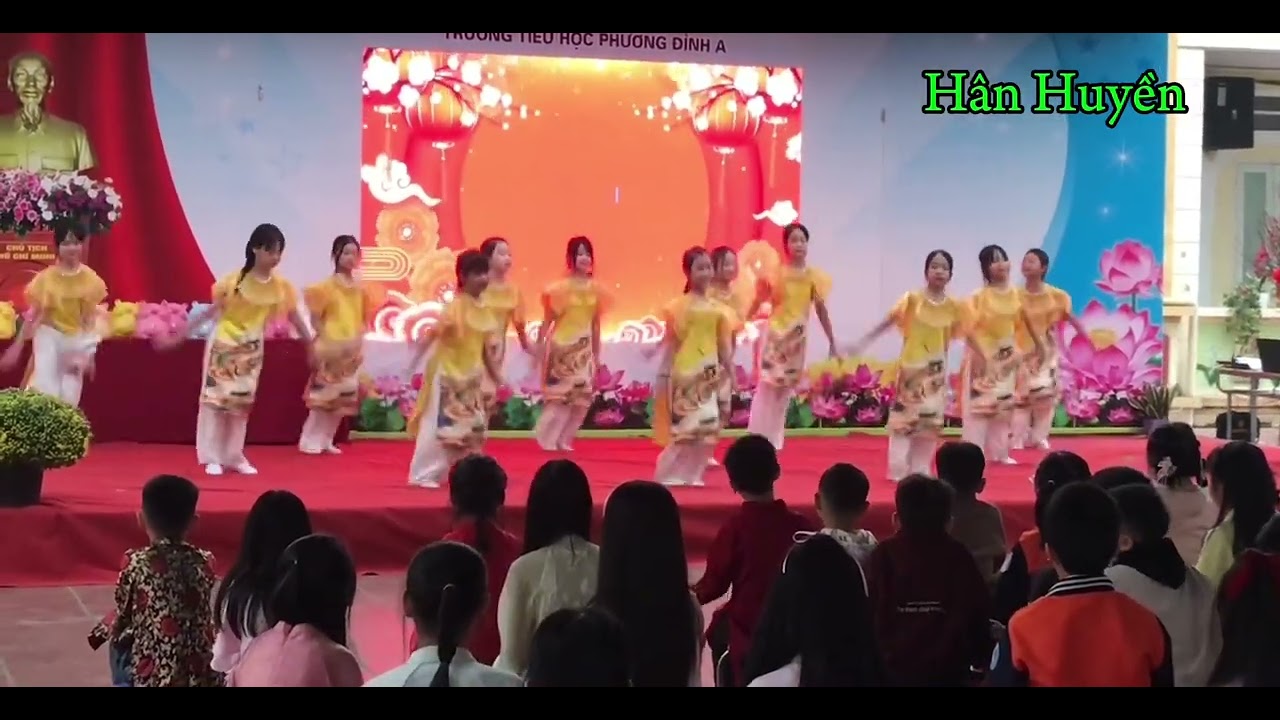Hân Huyền cùng các bạn nhảy ngày hội vui Xuân đón Tết-hân huyền 