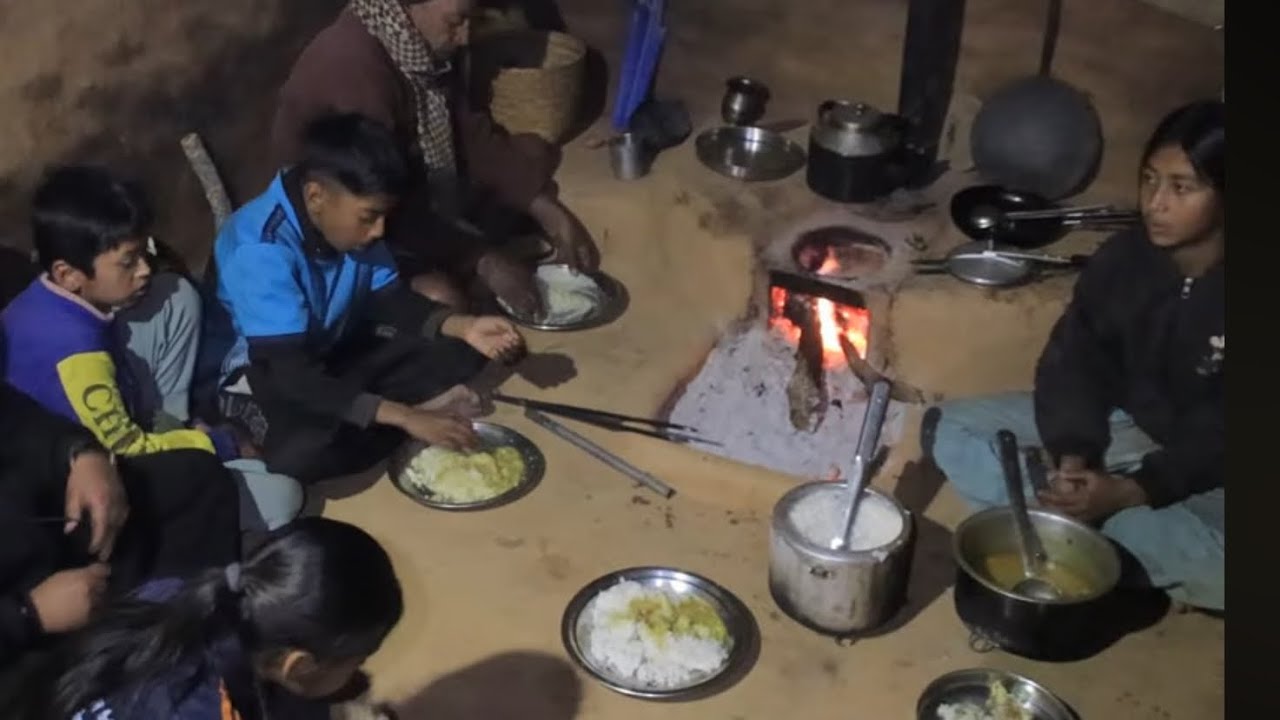 “How Village Families Eat Together | Real Life Vibes”💗😍