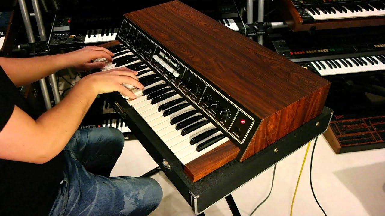 Korg Polyphonic Ensemble PE-2000