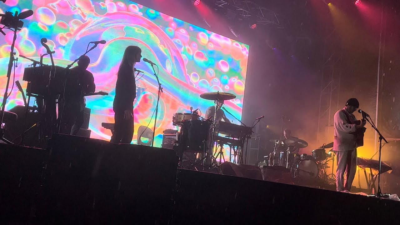 Ben Howard - Richmond Avenue (Live @ Alexandra Palace, London)