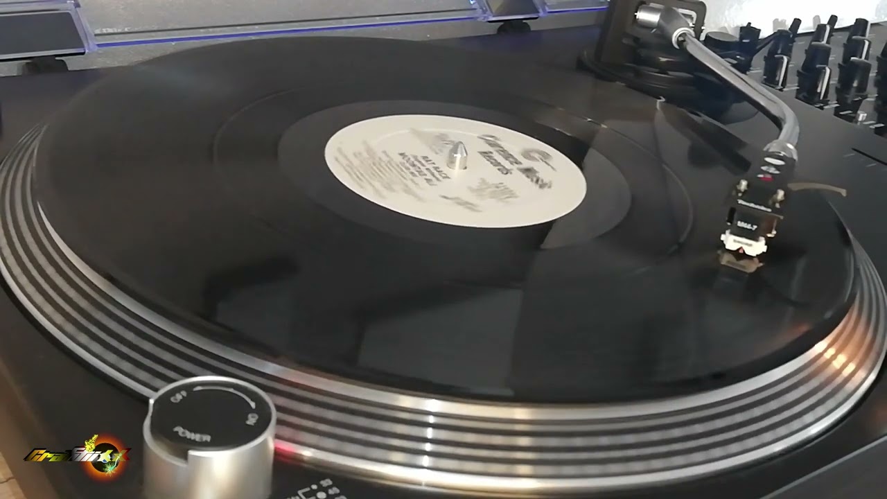 Moontas Ali - Rat Race (Club Mix)