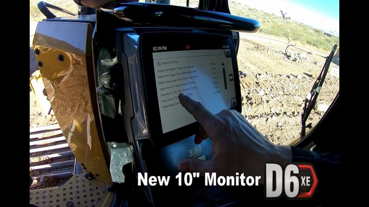 CAT D6XE | Walking through the new 10inch monitor