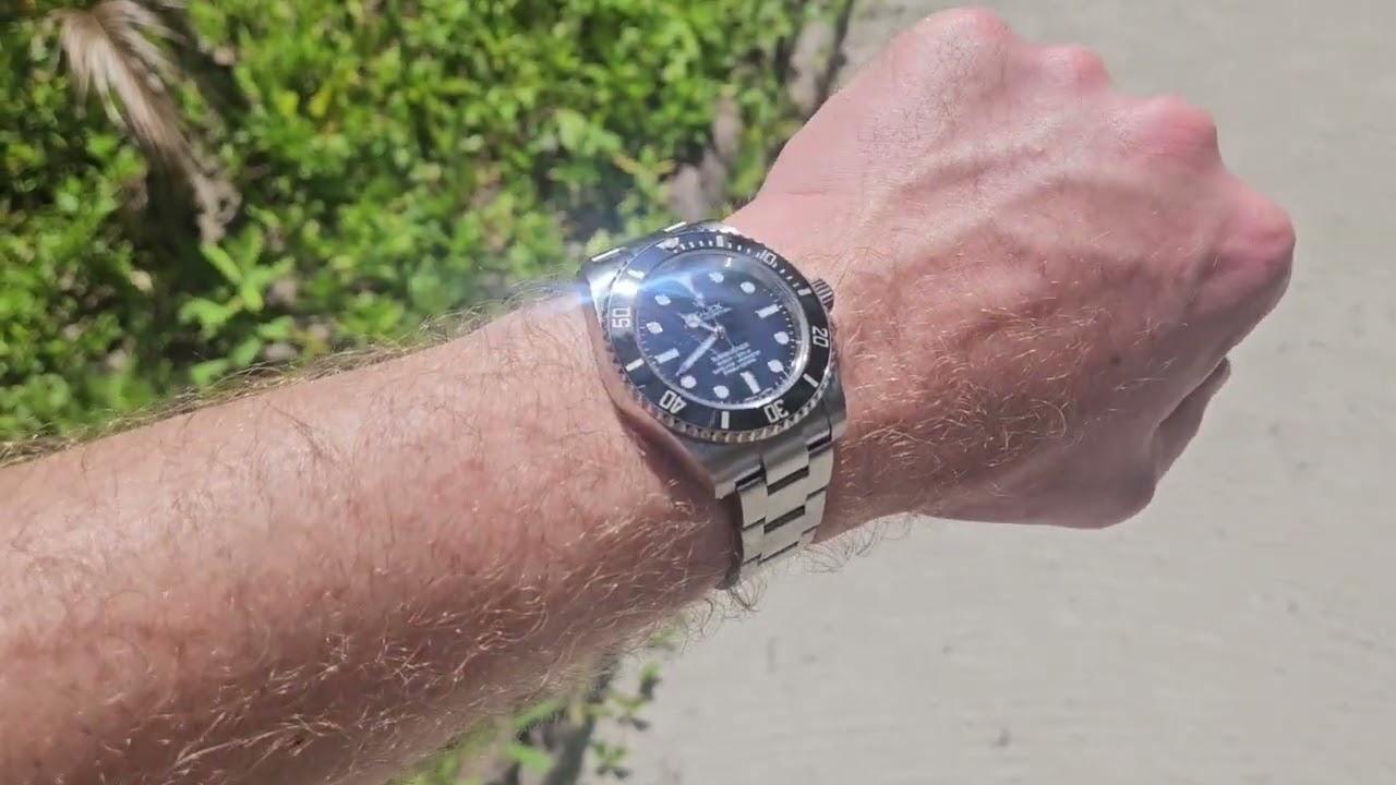 Rolex Submariner 114060 40mm, video taken right after a dive