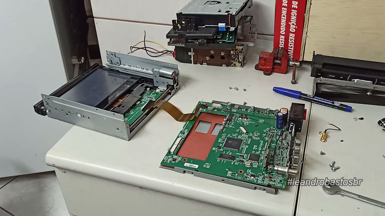 Parte 1 - Multimídia Pósitron SP6730DTV com defeito? Desmontando para analisar...