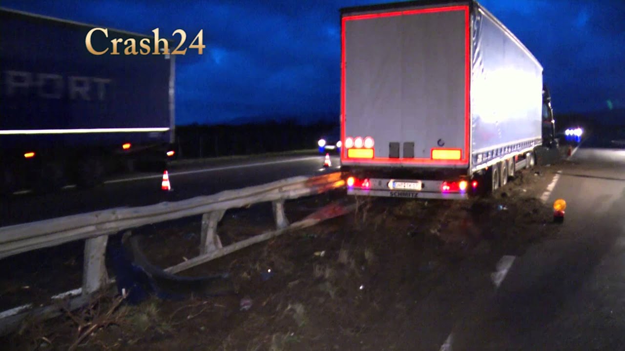 Unfall mit einem Gelenkbus und einem LKW auf der A65 bei Ha&szlig;loch am 09.01.15