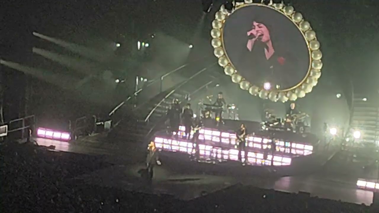 Clara Luciani// cette vie// Accor arena Bercy