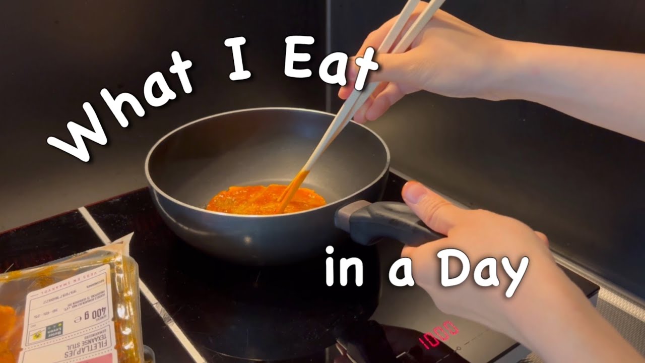 Survive in Netherlands with 0 skills of cooking￼, what I eat in a day.