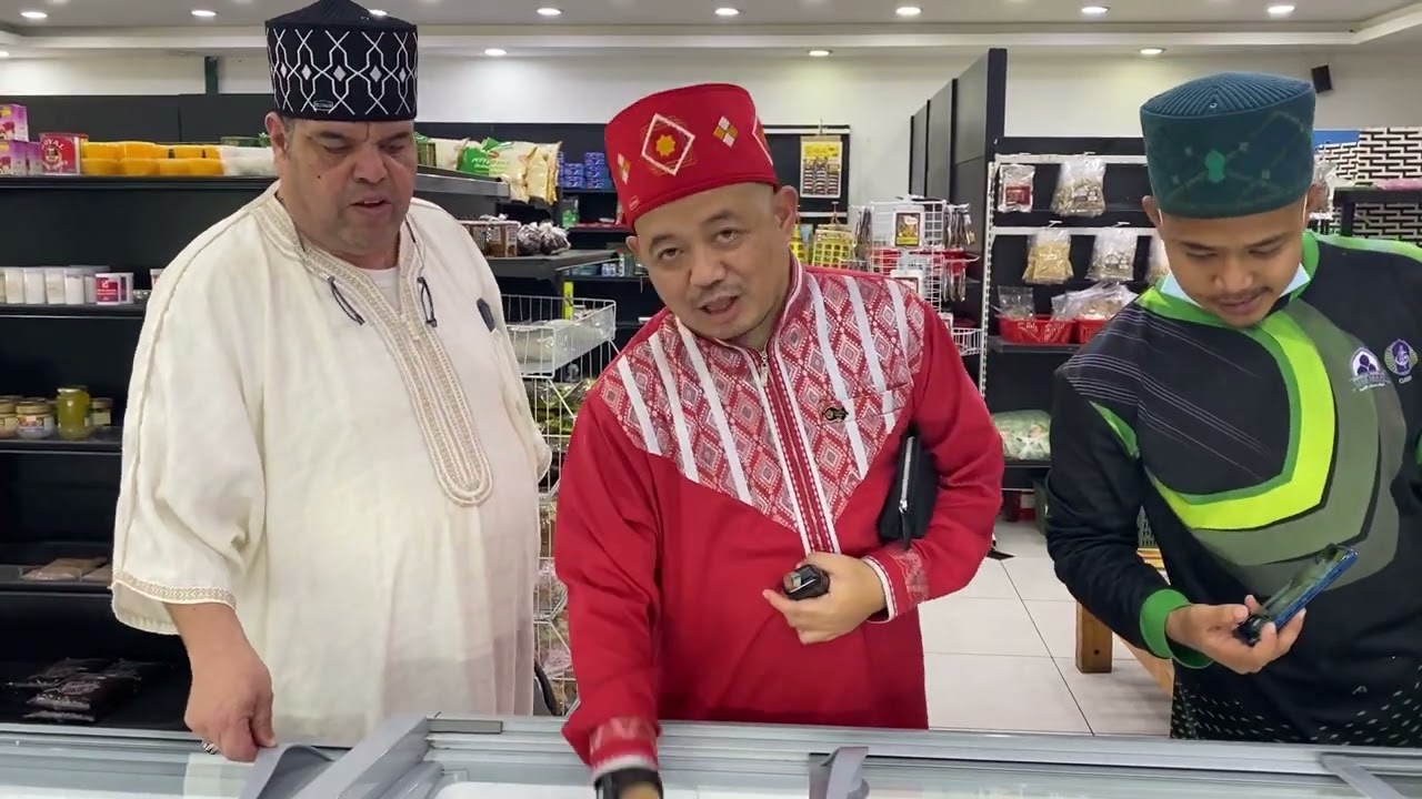Pelawat Algeria di Ikhwan Mart Subang