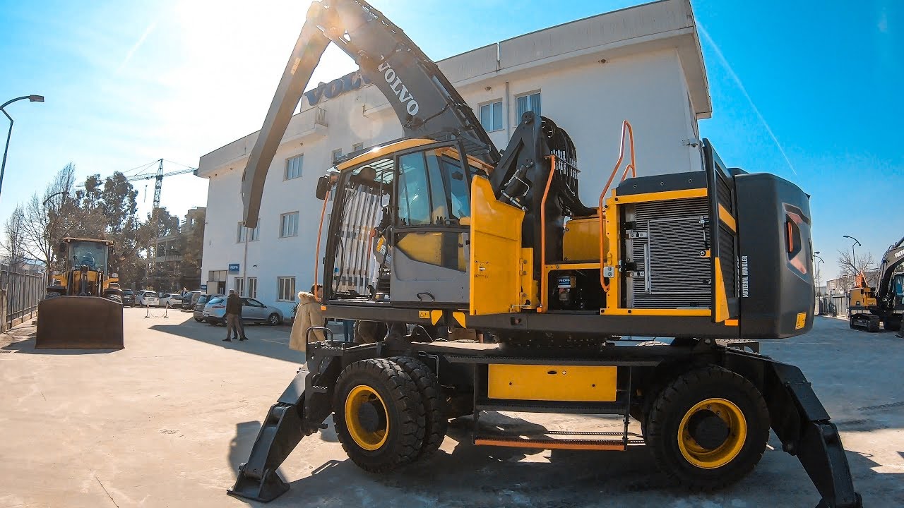 Presentazione caricatore gommato Volvo EW240E MH