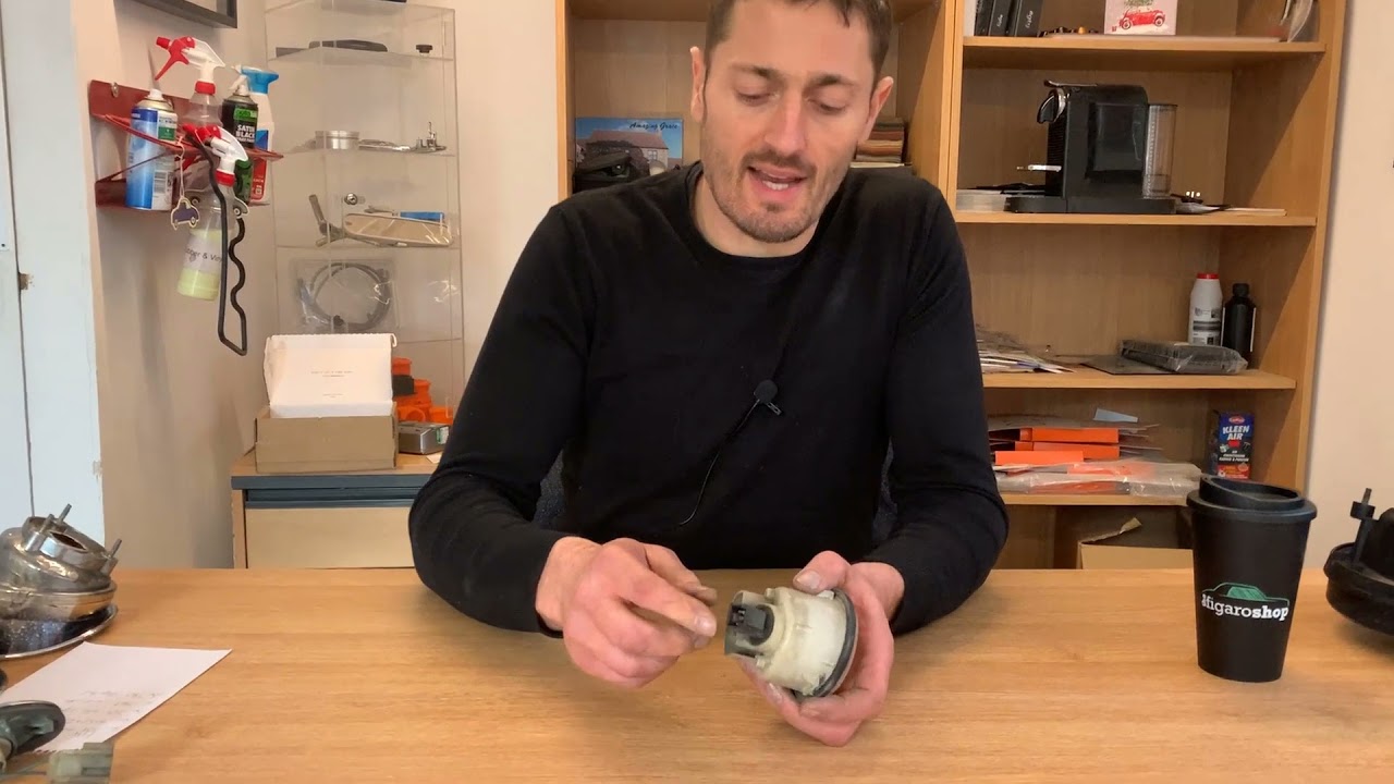 How to Change and Fit Bulbs on Your Figaro