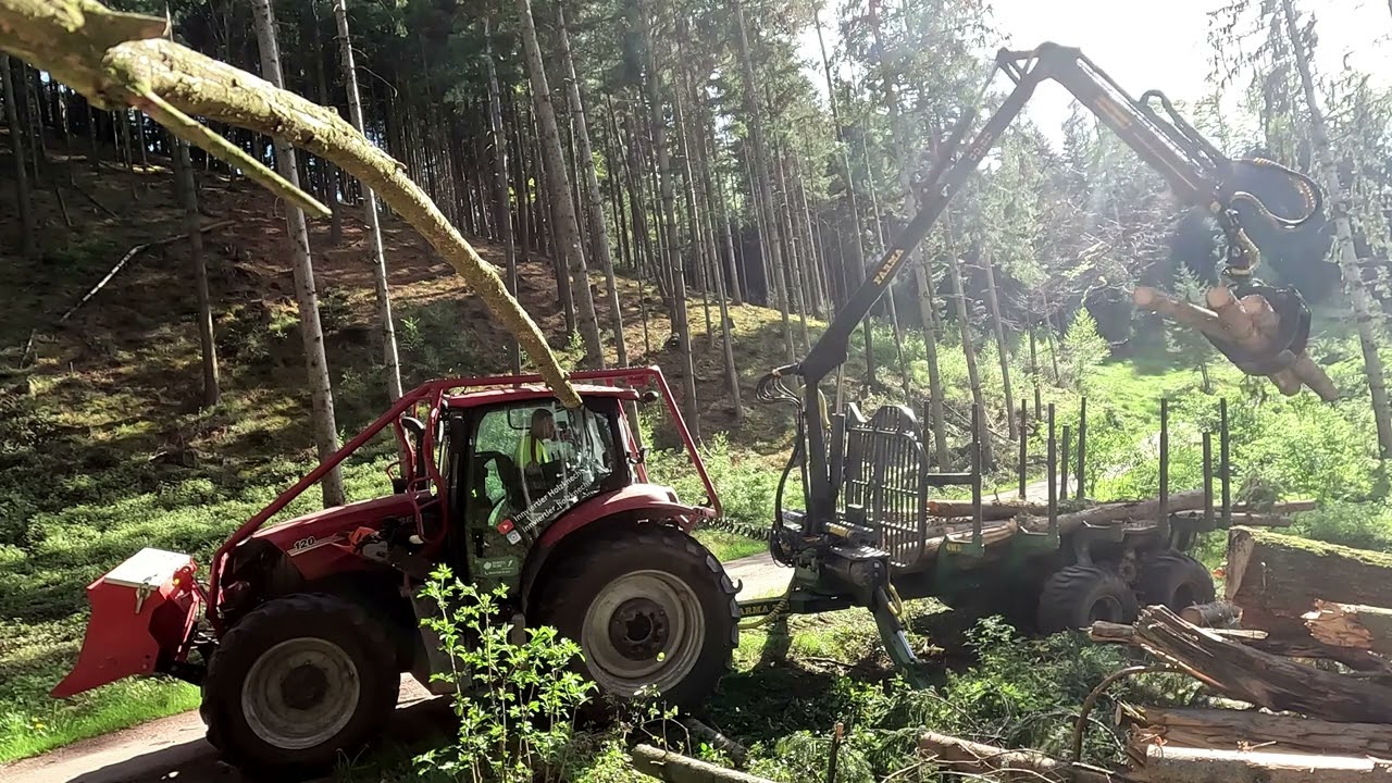 Steiles Gelände mit Farma 4WD T12 und Case Vestrum